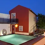 לינה וארוחת בוקר Artvilla