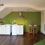 לינה וארוחת בוקר Artvilla 4*