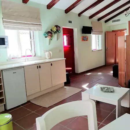 Bed & Breakfast Artvilla Cadaval