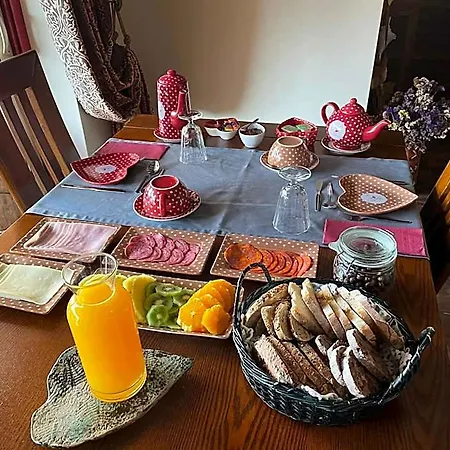 Artvilla Bed & Breakfast 4*