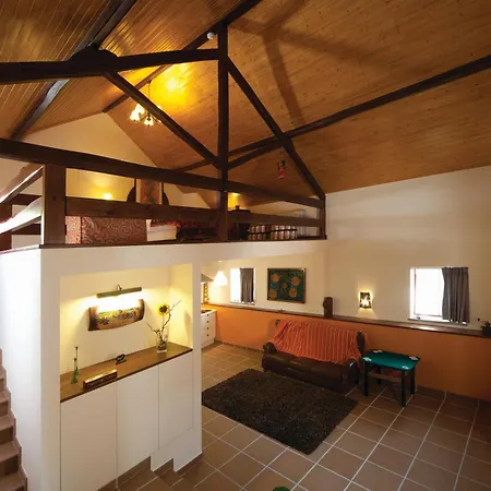Artvilla Bed & Breakfast 4*