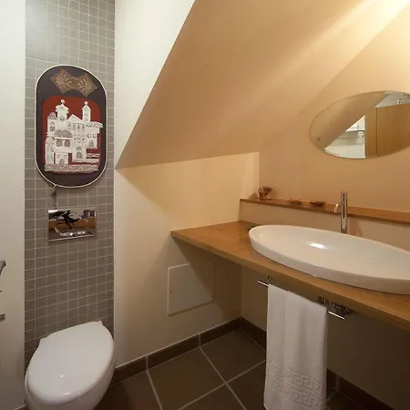 Artvilla Bed & Breakfast 4*