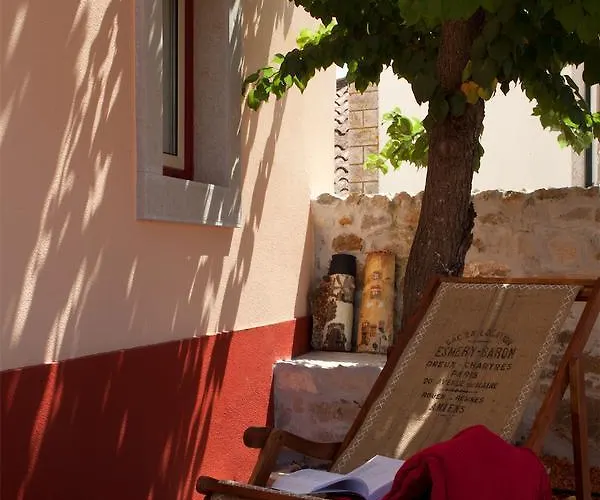 Artvilla Alojamento de Acomodação e Pequeno-almoço 4*